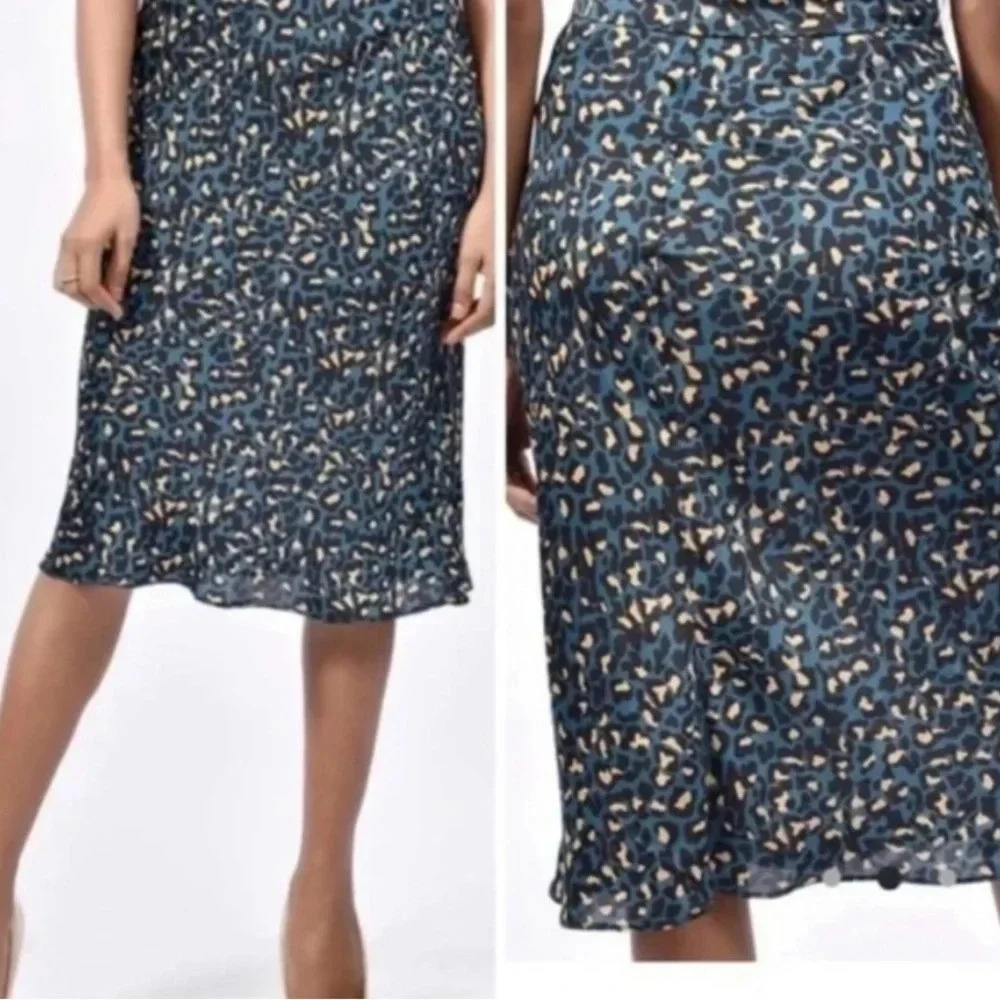 BCBGeneration Silky Leopard Print MIDI Skirt Size 8, but fits more like a 4/6.
